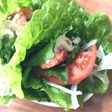 チシャ菜でエビサラダ