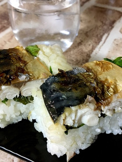 牛乳パックで!!押し鯖寿司-レシピのメイン写真