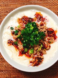 食べるラー油で作る「ゴマ豆乳坦々うどん」-レシピのメイン写真