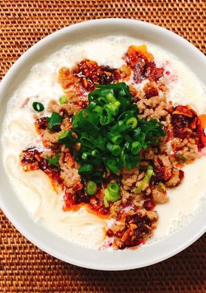 食べるラー油で作る「ゴマ豆乳坦々うどん」-レシピのメイン写真