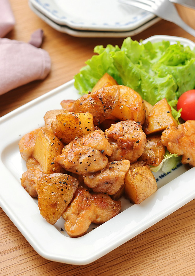 新じゃがいもとチキンの照り焼きバター-レシピのメイン写真