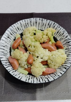 焼きカリフラワーとウインナー-レシピのメイン写真