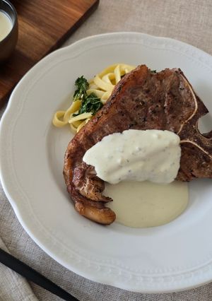 仔牛のTボーンステーキブルーチーズソース-レシピのメイン写真