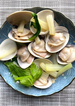 ハマグリとセロリの昆布出汁煮-レシピのメイン写真