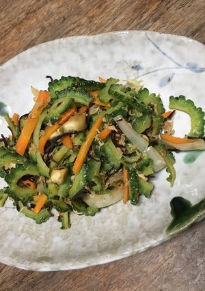 ゴーヤの炒めもの〜塩こぶ味-レシピのメイン写真
