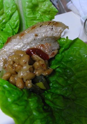 めちゃうま♪塩豚焼き肉の納豆巻き-レシピのメイン写真