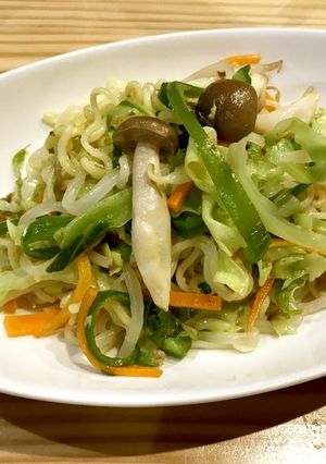 時短！ｲﾝｽﾀﾝﾄﾗｰﾒﾝで塩やきそば-レシピのメイン写真