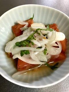 夏に食べたい♪トマトと玉ねぎの簡単マリネ-レシピのメイン写真