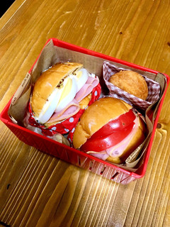 中学生女子 レーズンロールパン弁当-レシピのメイン写真