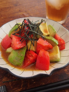 わさび醤油ドレのアボカドとトマトサラダ。-レシピのメイン写真
