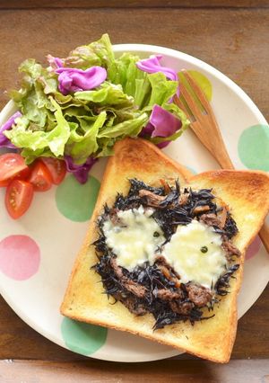 簡単まっくろくろすけ♪ひじきマヨトースト-レシピのメイン写真