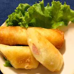 รูปของ 簡単ポテトとウインナーとチーズの春巻き☆