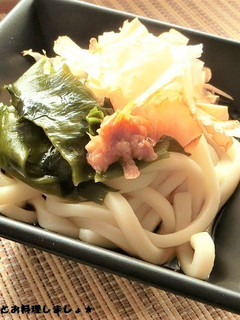 簡単★梅ワカメうどん-レシピのメイン写真
