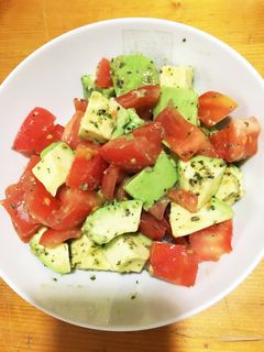 アボカドとトマトのサラダ-レシピのメイン写真