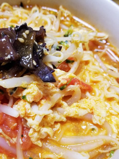 きくらげとトマトの酸辣湯ラーメン-レシピのメイン写真