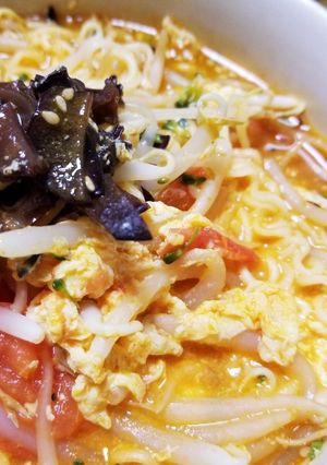 きくらげとトマトの酸辣湯ラーメン-レシピのメイン写真
