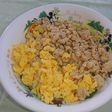 *鶏そぼろ2色丼*