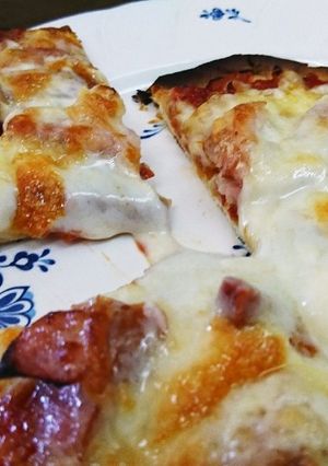 自家製トマトソーストルティーヤで簡単ピザ-レシピのメイン写真