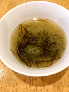 ワンカップ味噌汁(沖縄産生もずく)-レシピのメイン写真