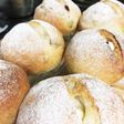 クランベリーとクリームチーズのライ麦パン