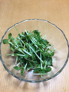 ささっと簡単!豆苗とシソのさっぱり和え-レシピのメイン写真