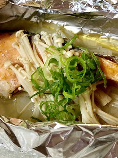 包んでチン♪簡単!鮭のホイル焼き-レシピのメイン写真