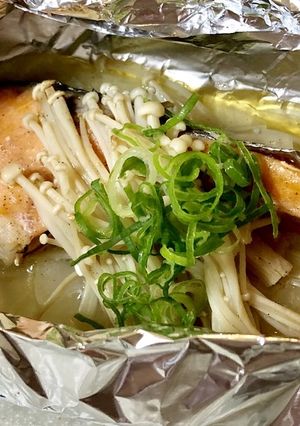 包んでチン♪簡単！鮭のホイル焼き-レシピのメイン写真