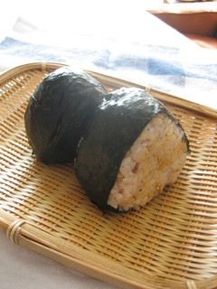 チーズとおかかのおにぎり-レシピのメイン写真