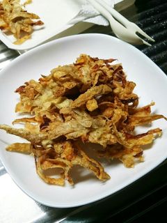 捨てないで!新じゃがの皮と人参のかき揚げ-レシピのメイン写真