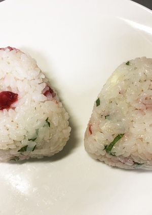 夏にさっぱり梅しそおにぎり♪チーズいり。-レシピのメイン写真