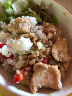 納豆と塩レモンチキンのまぜご飯-レシピのメイン写真