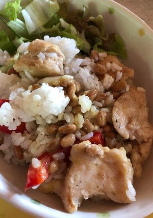納豆と塩レモンチキンのまぜご飯-レシピのメイン写真