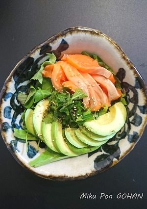 サーモンとアボカドのサラダ丼-レシピのメイン写真