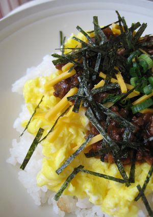 ミートソースでオムライス丼-レシピのメイン写真