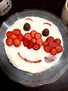 簡単いちごでアンパンマンケーキ-レシピのメイン写真
