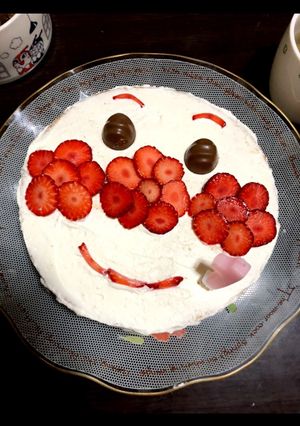 簡単いちごでアンパンマンケーキ-レシピのメイン写真