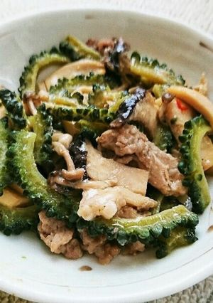 ゴーヤと豚こま肉のピリ辛味噌炒め-レシピのメイン写真