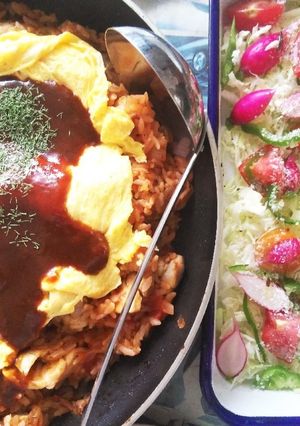 我が家のオムライス+今日のサラダ-レシピのメイン写真