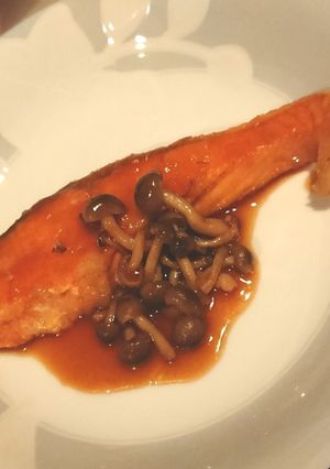 甘辛だれが美味しすぎ！鮭の照り煮-レシピのメイン写真