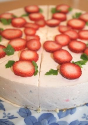 苺の香り♪　いちごババロアケーキ仕立て-レシピのメイン写真