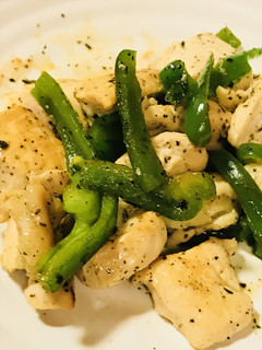 ピーマンと鶏肉の☆塩＆バジル炒め-レシピのメイン写真