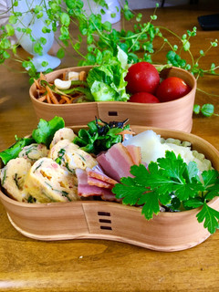バジルと鮭フレークの卵焼きワッパお弁当-レシピのメイン写真