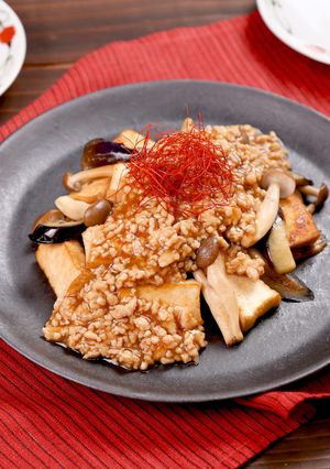 なすと厚揚げ炒めの鶏そぼろあんかけのせ-レシピのメイン写真