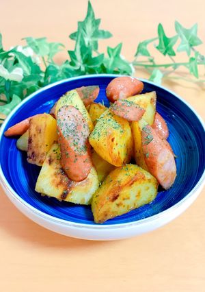 ポテトとソーセージのカレーマヨ炒め♡-レシピのメイン写真