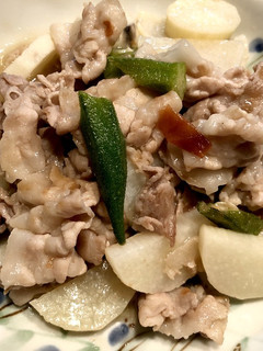 豚バラ肉と山芋オクラの梅肉炒め-レシピのメイン写真
