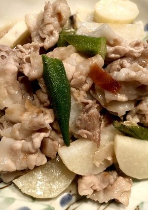 豚バラ肉と山芋オクラの梅肉炒め-レシピのメイン写真