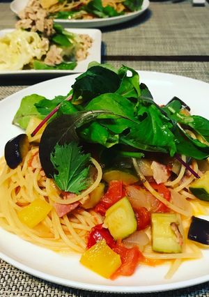 夏野菜とベーコンの煮込みソースパスタ-レシピのメイン写真