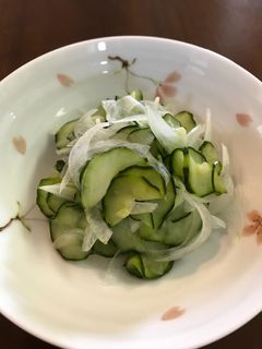 簡単!きゅうりと新玉ねぎの酢の物-レシピのメイン写真