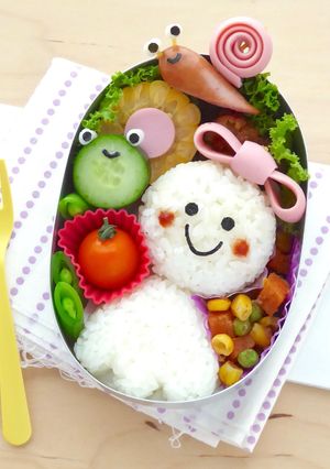キャラ弁☆てるてる坊主にかわいいリボン-レシピのメイン写真