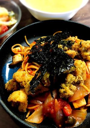 ホットプレートで唐揚げトマトパスタ-レシピのメイン写真